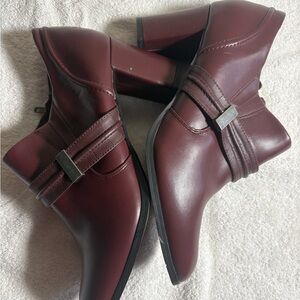 Shoe Dazzle Burgundy Ankle Boots